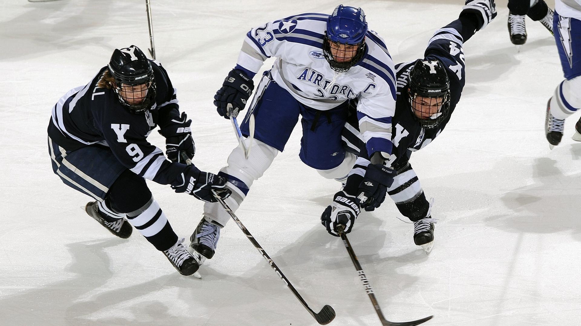 传奇之夜!水晶宫破百年魔咒夺首冠 全城沸腾见证历史性捧杯瞬间