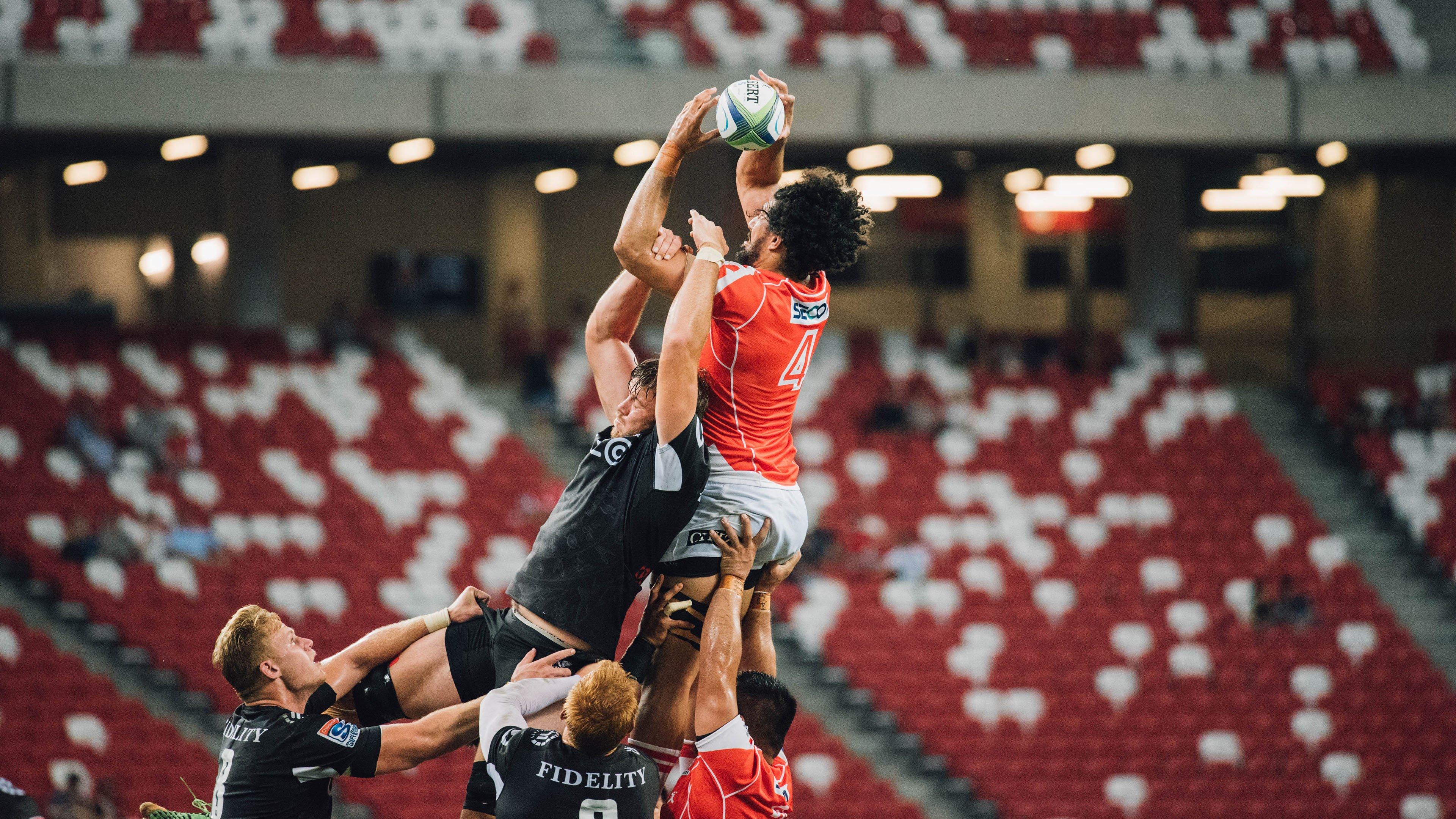 布雷默关键复出稳固后防，凯利盛赞全队踢出赛季最佳一战重返胜轨